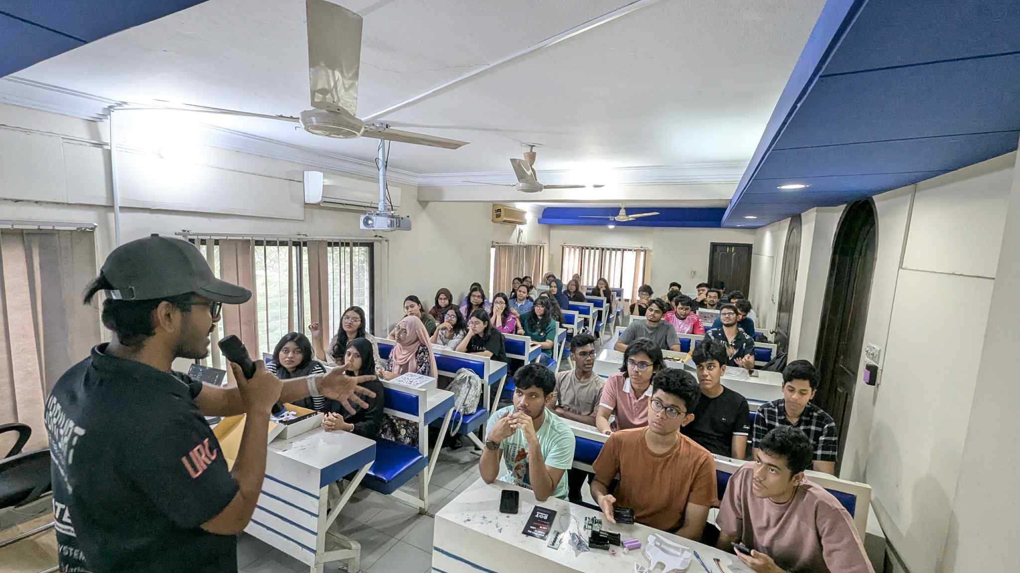 Students building robots - BOT Academy - BOT Engineers